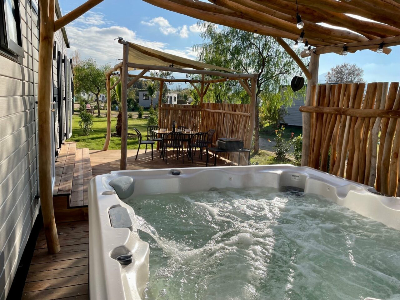 Location mobil home avec jacuzzi privatif en bord de mer sud de la France
